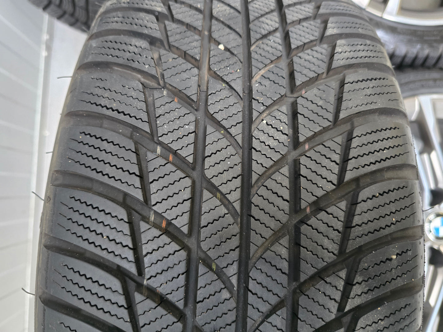 Demo BMW 1 serie F40 2 serie 556M 18 inch winterbanden