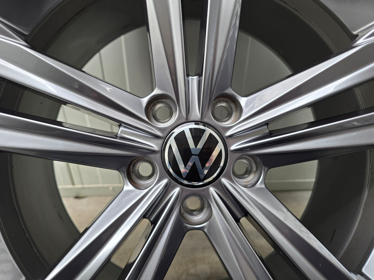 Volkswagen Arteon Passat 18 inch R-Line velgen zomerbanden