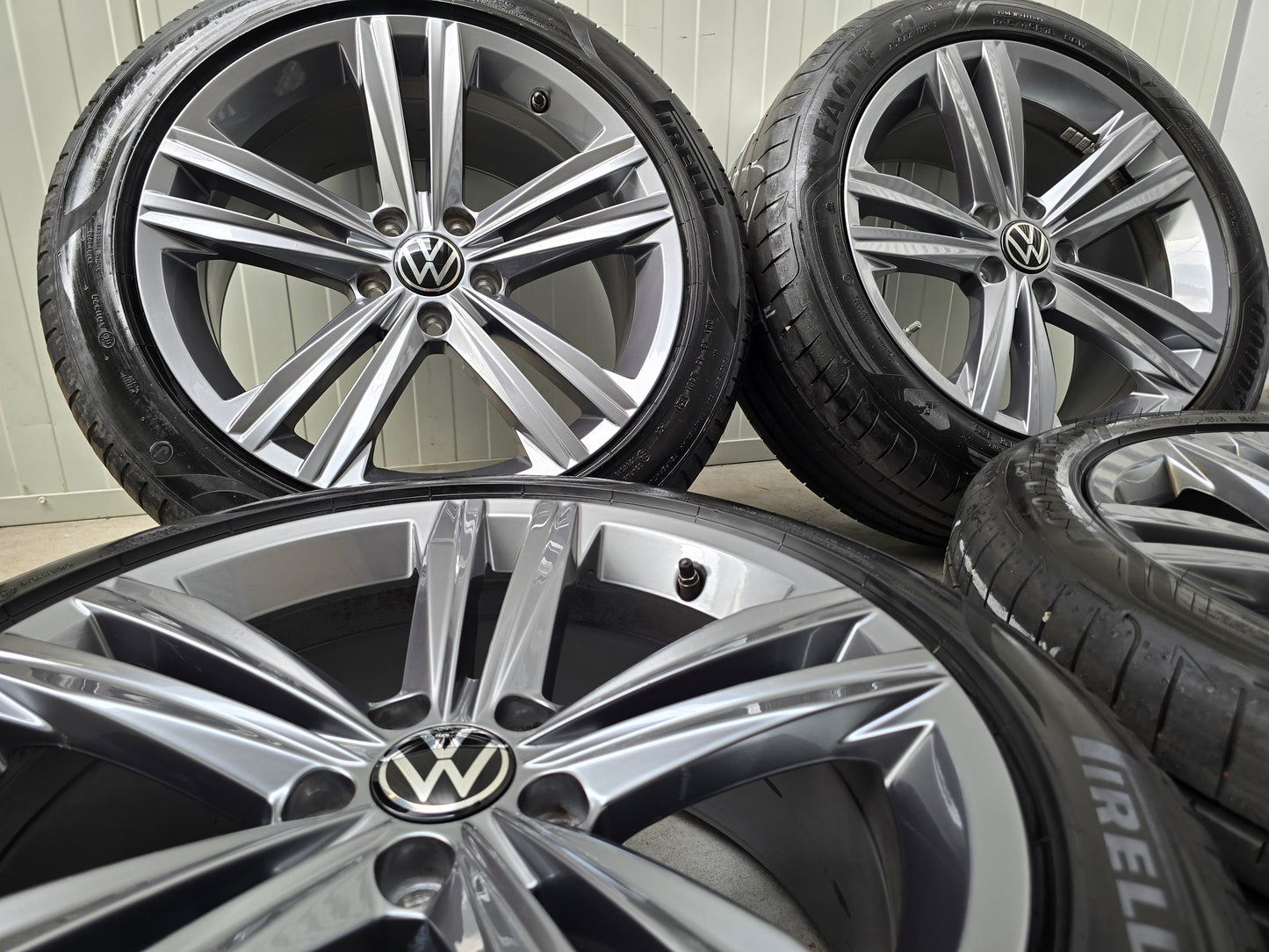 Volkswagen Arteon Passat 18 inch R-Line velgen zomerbanden