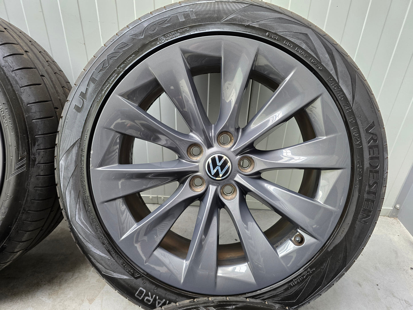 Volkswagen Transporter T5 T6 19 inch zomerbanden 7mm - UNIEK