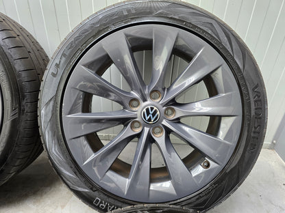 Volkswagen Transporter T5 T6 19 inch zomerbanden 7mm - UNIEK