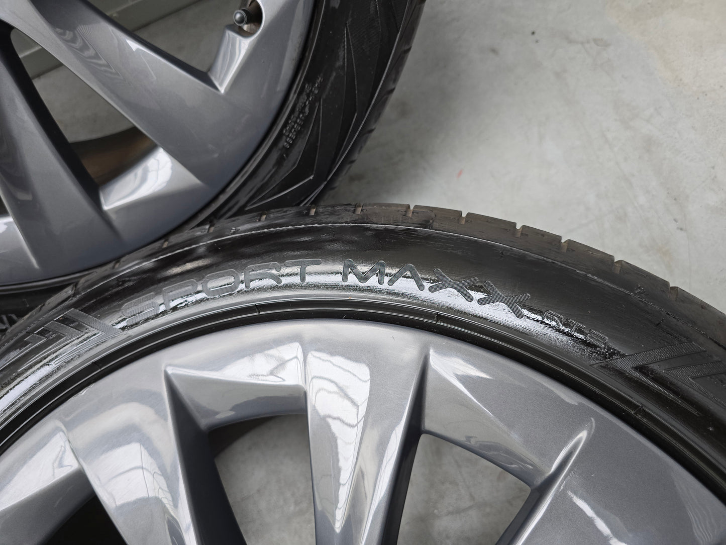 Volkswagen Transporter T5 T6 19 inch zomerbanden 7mm - UNIEK