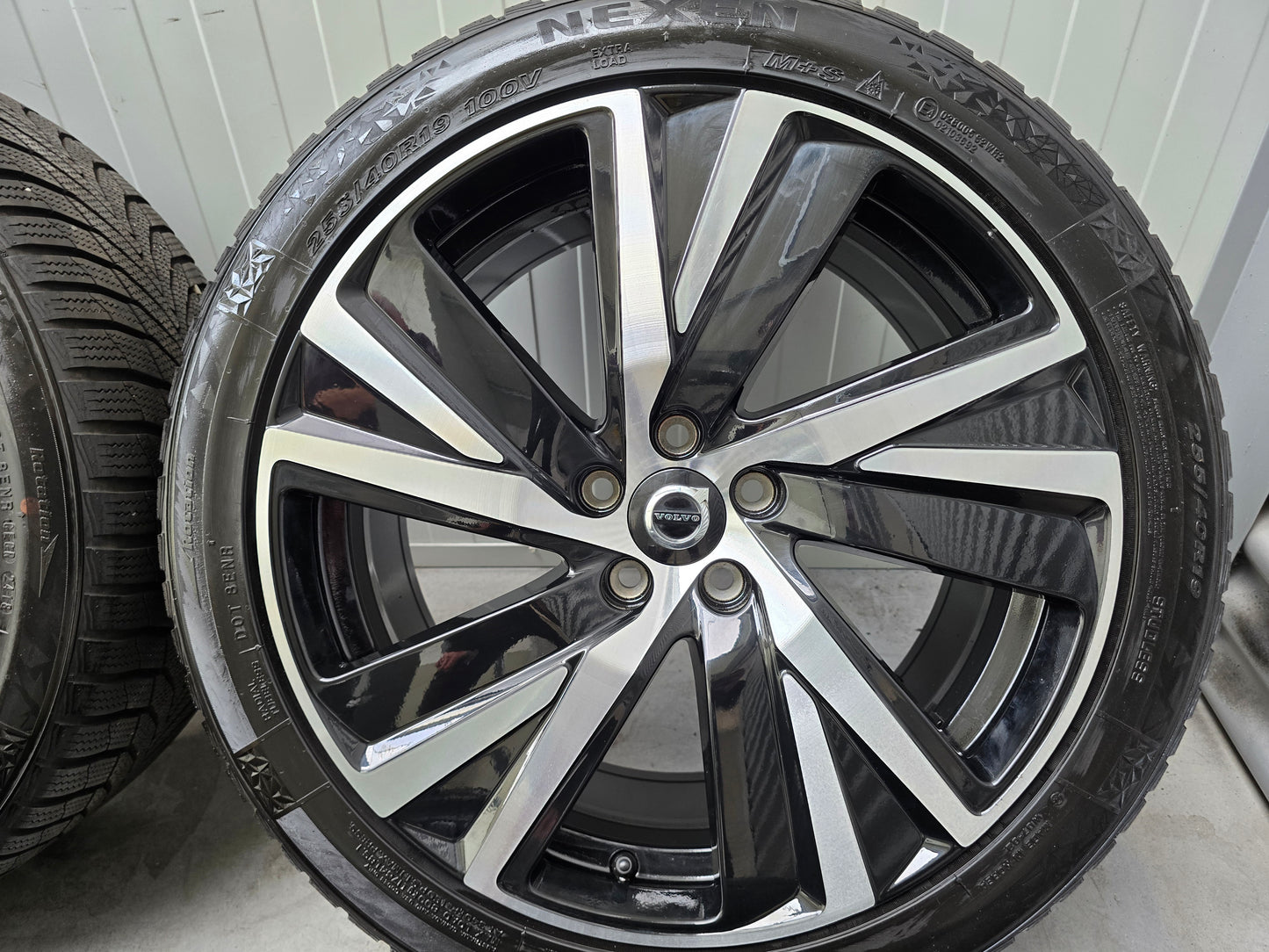 Volvo V90 S90 XC70 19 inch velgen winterbanden origineel