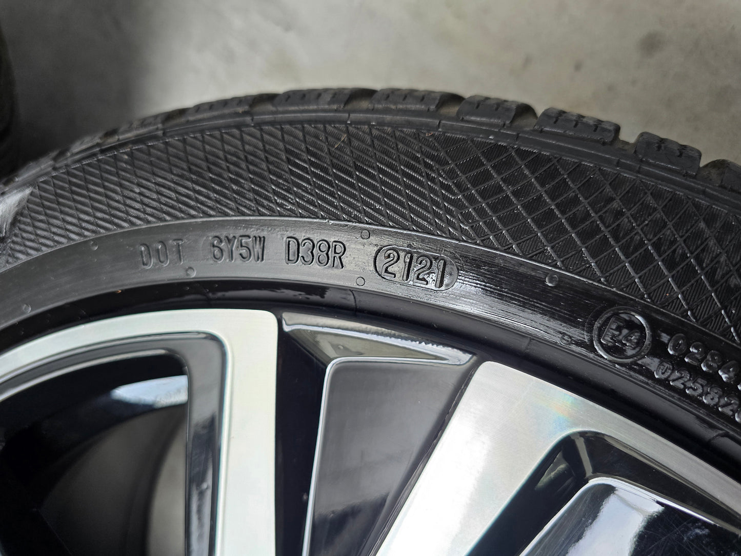 Volvo V90 S90 XC70 19 inch velgen winterbanden origineel