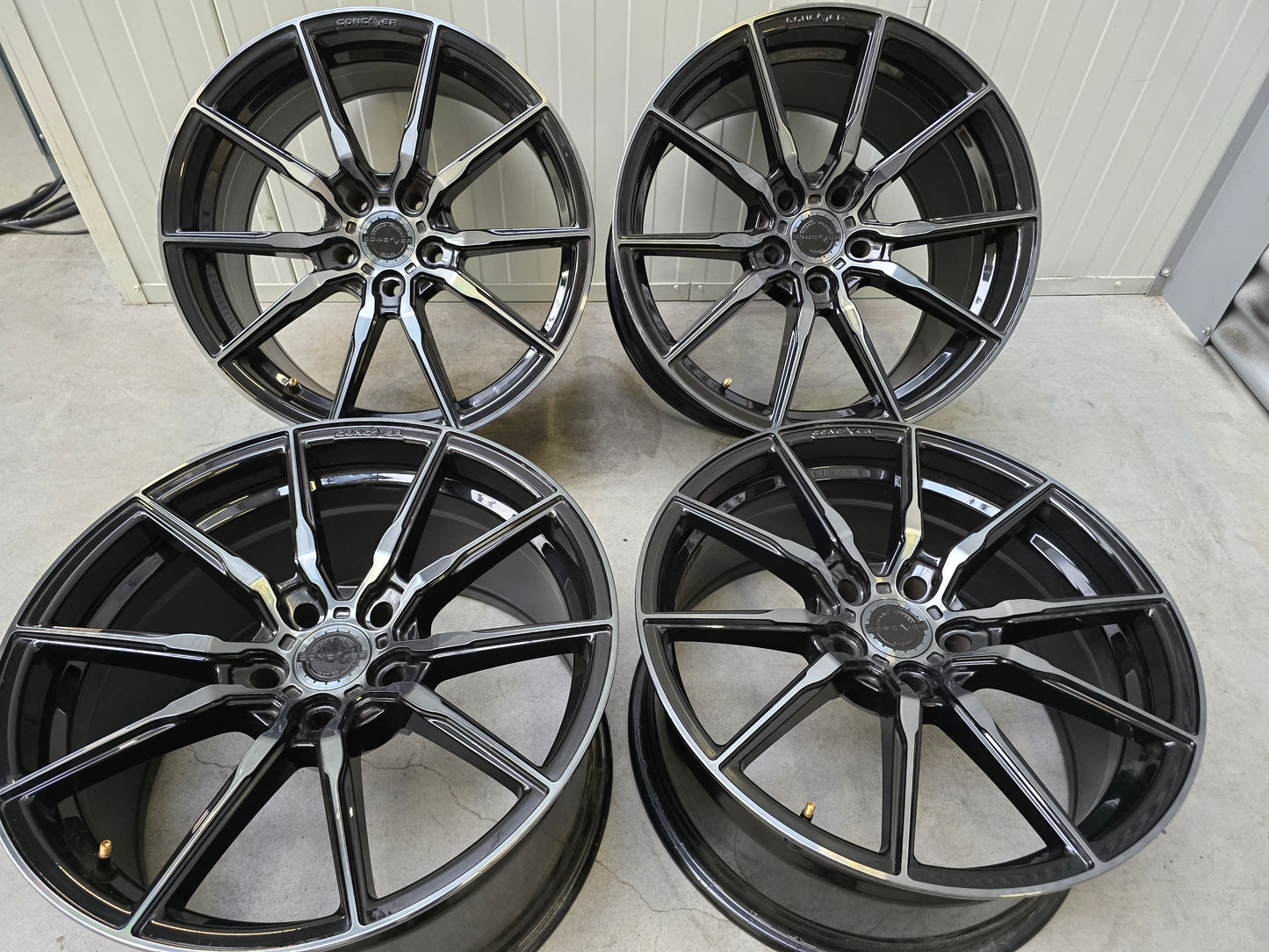 Concaver CVR4 Black/Smoked cut BMW 19 inch velgen breedset 5x120