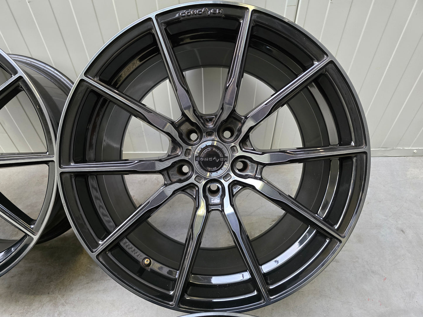 Concaver CVR4 Black/Smoked cut BMW 19 inch velgen breedset 5x120