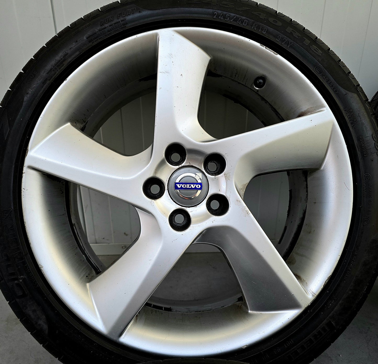 Volvo S60 S80 V60 V70 18 inch velgen zomerbanden