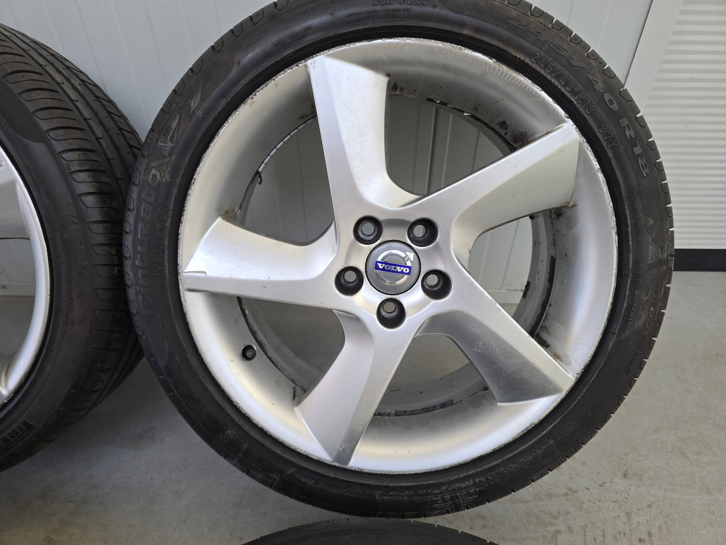 Volvo S60 S80 V60 V70 18 inch velgen zomerbanden