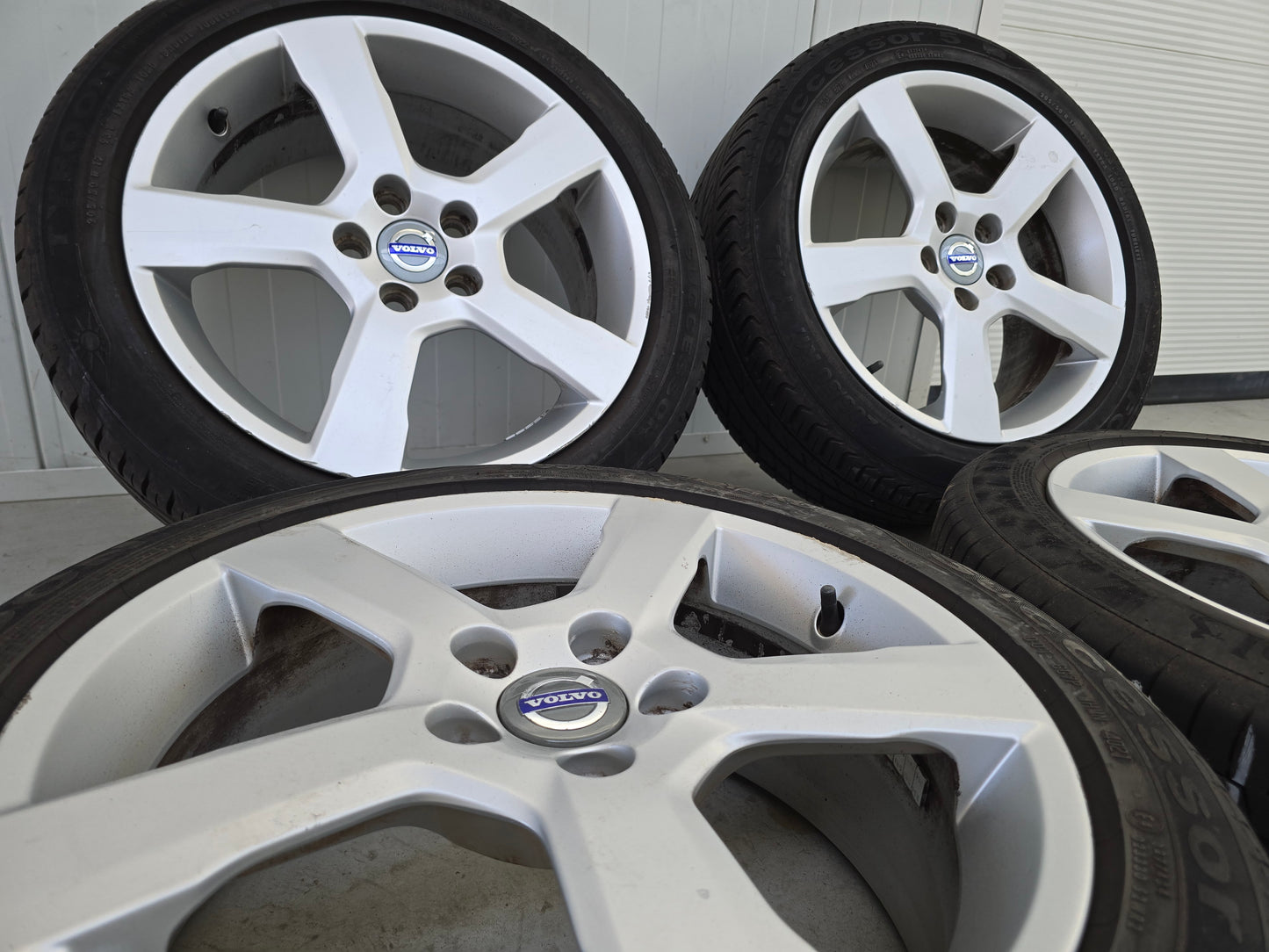 Volvo C30 S40 V40 V50 17 inch velgen zomerbanden OEM