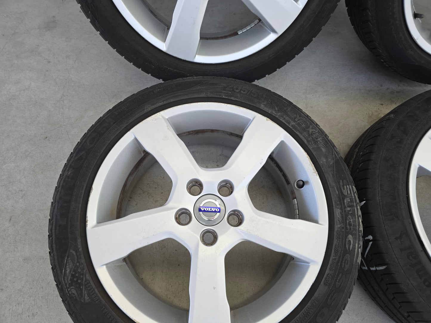 Volvo C30 S40 V40 V50 17 inch velgen zomerbanden OEM