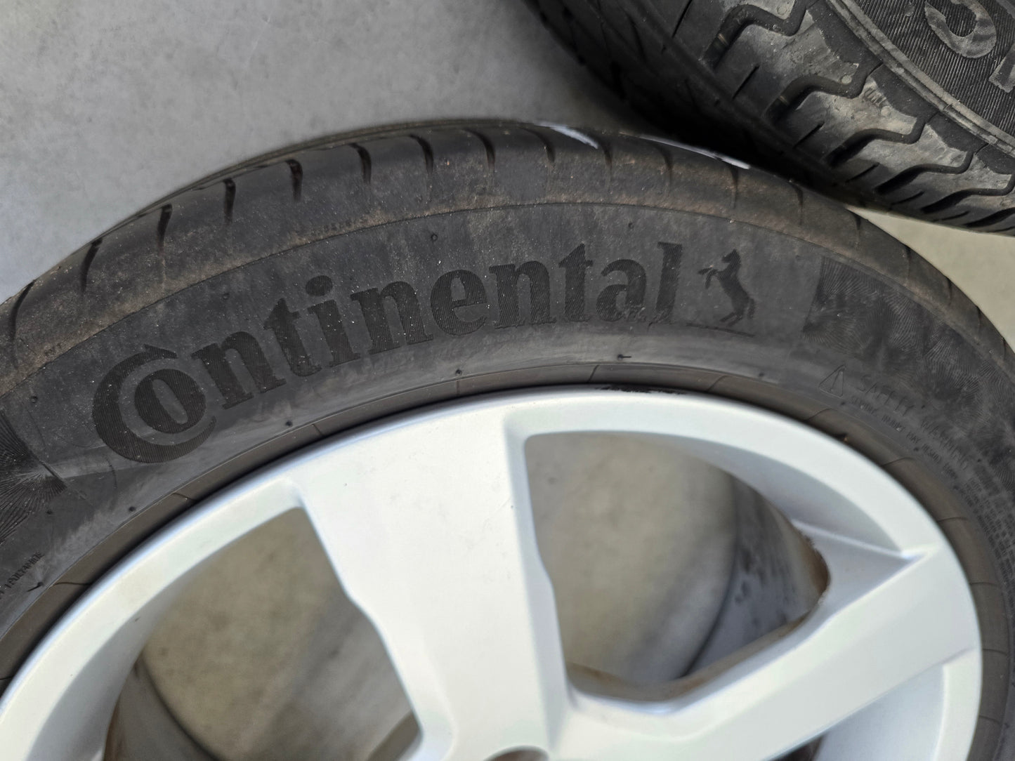 Volvo C30 S40 V40 V50 17 inch velgen zomerbanden OEM
