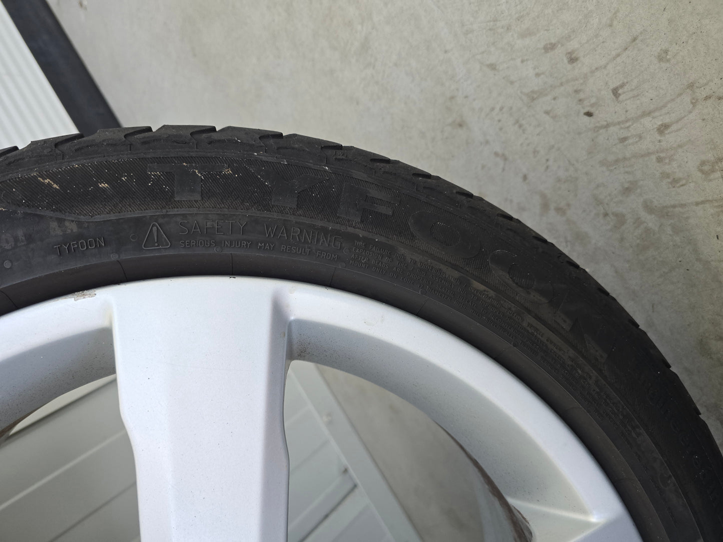 Volvo C30 S40 V40 V50 17 inch velgen zomerbanden OEM