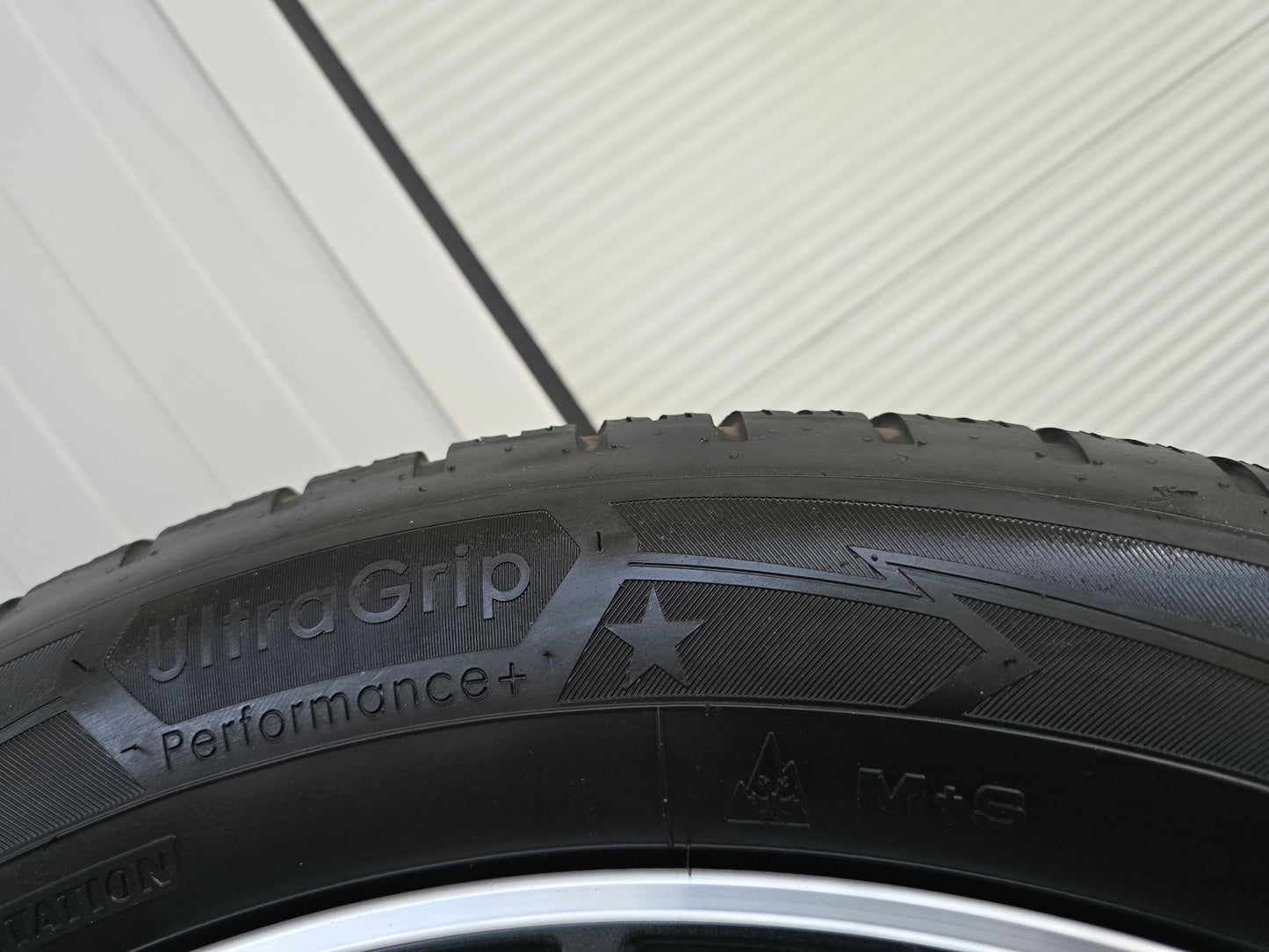 BMW iX 21 inch velgen winterbanden 1011 DEMO sport