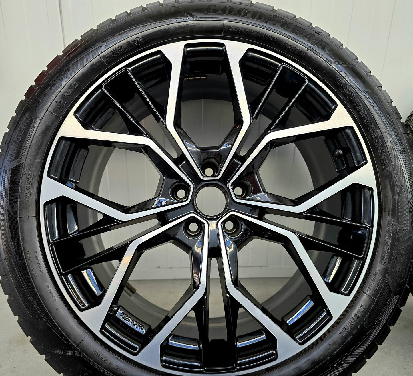 VW ID4 ID5 ID6 IDBuzz Audi Q4 Enyac 20 inch winterbanden