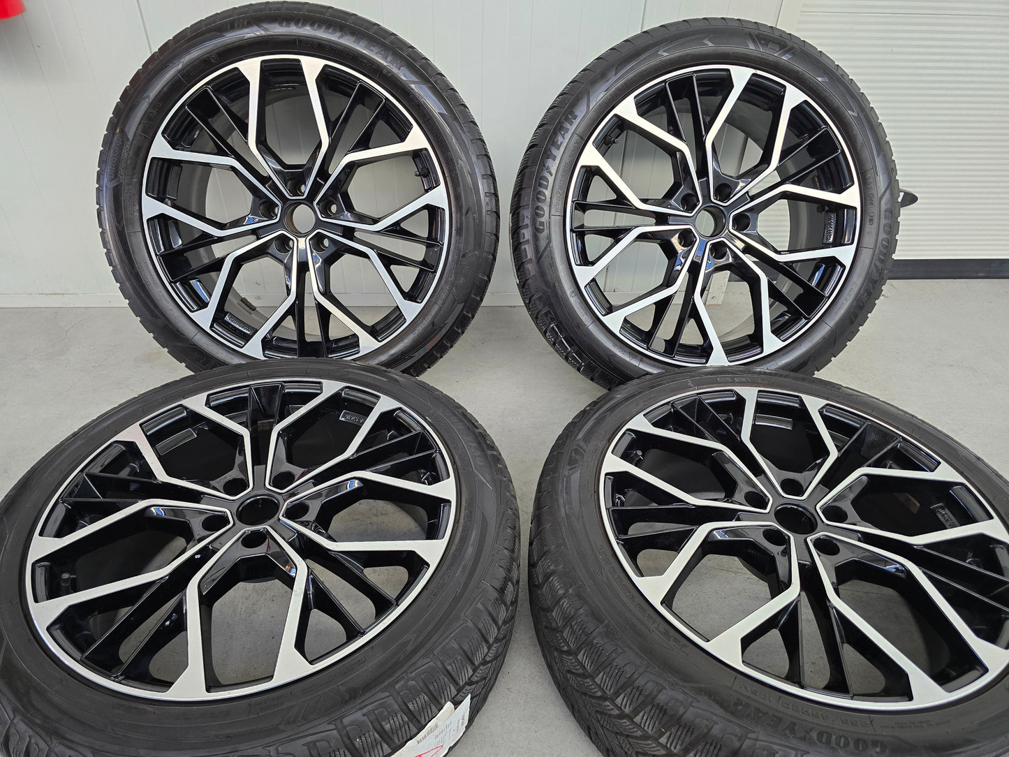 VW ID4 ID5 ID6 IDBuzz Audi Q4 Enyac 20 inch winterbanden
