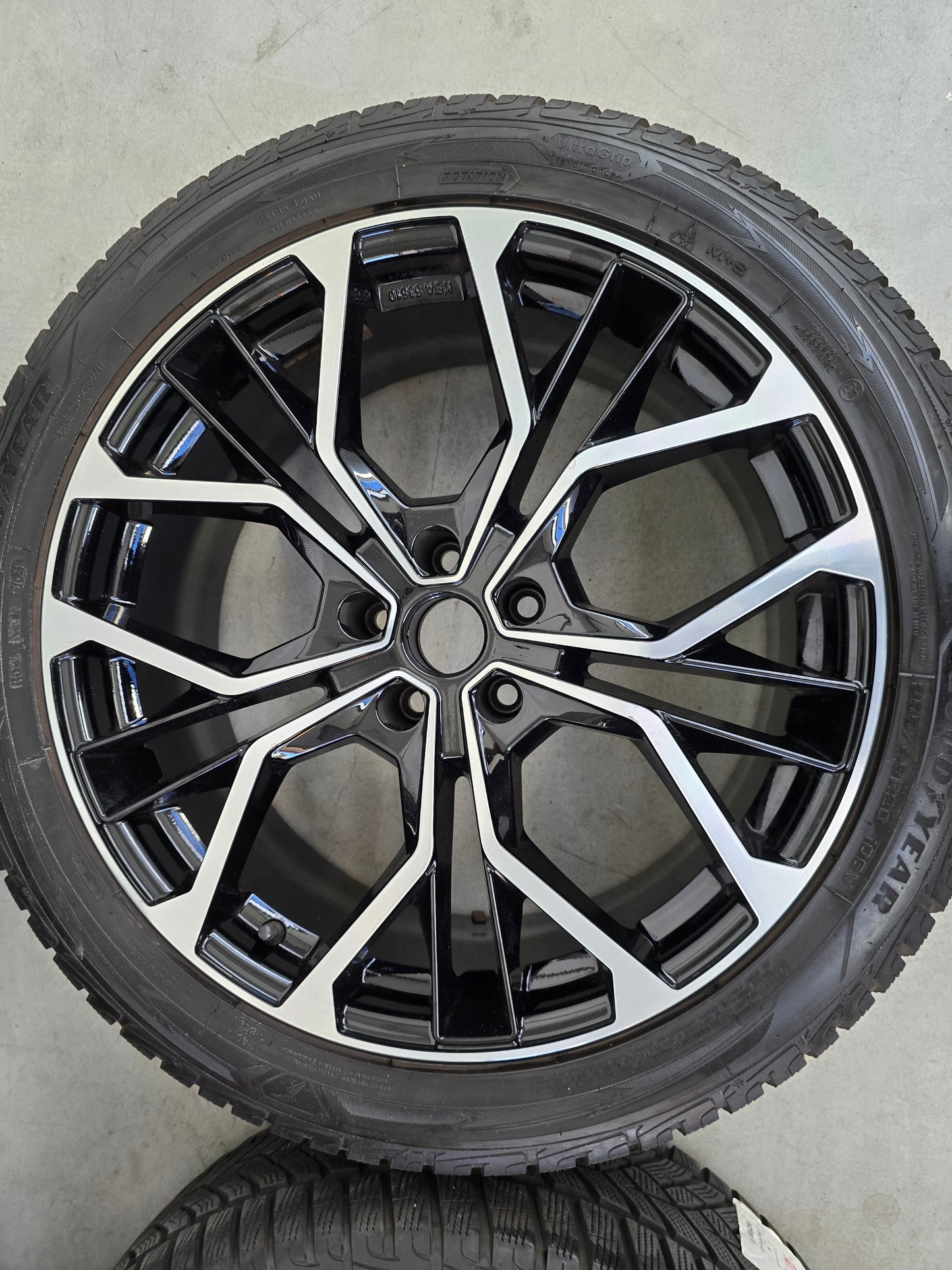 VW ID4 ID5 ID6 IDBuzz Audi Q4 Enyac 20 inch winterbanden