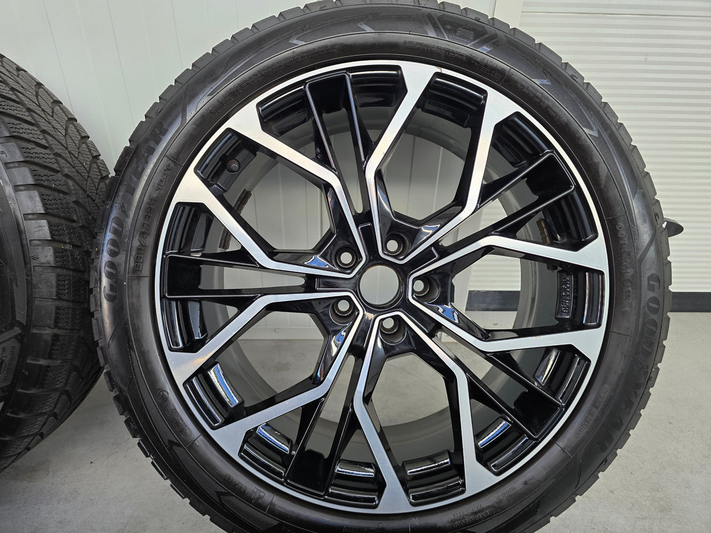 VW ID4 ID5 ID6 IDBuzz Audi Q4 Enyac 20 inch winterbanden