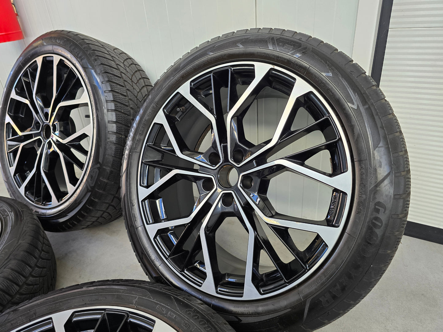 VW ID4 ID5 ID6 IDBuzz Audi Q4 Enyac 20 inch winterbanden