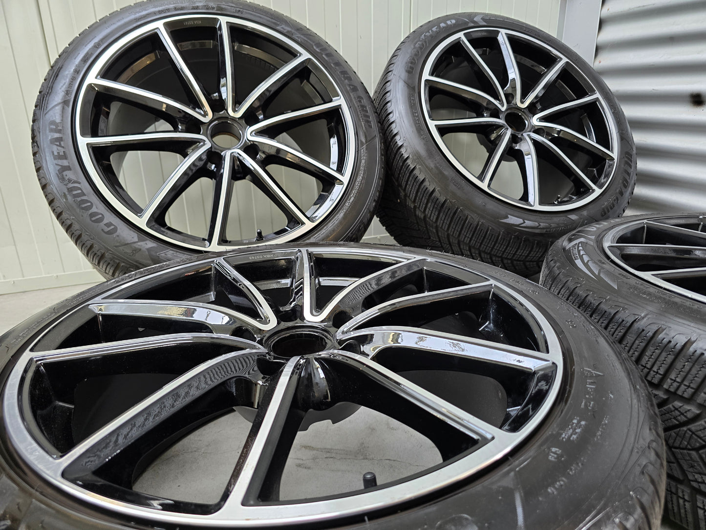 Audi e-tron GT Porsche Panamera 20 inch velgen winterbanden breedset