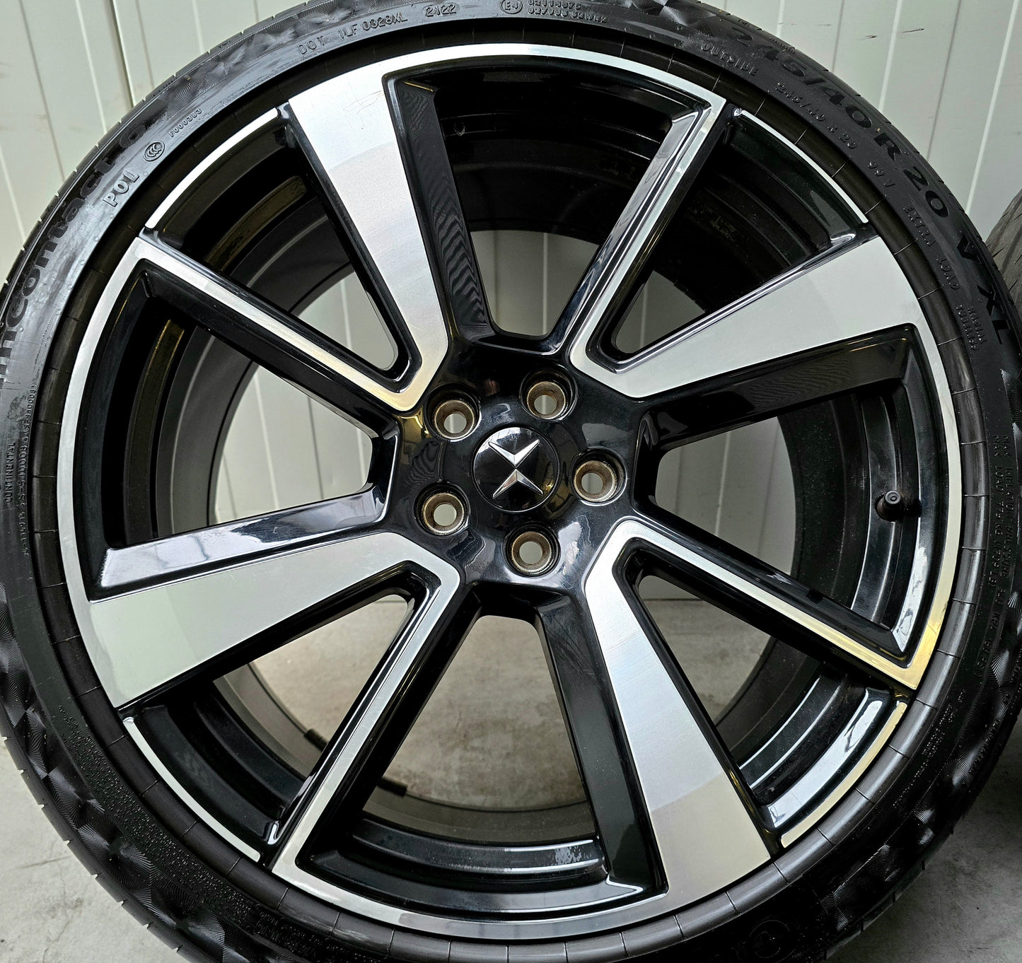 Polestar 20 inch sport velgen 5x108 zomerbanden Volvo Lynk & Co