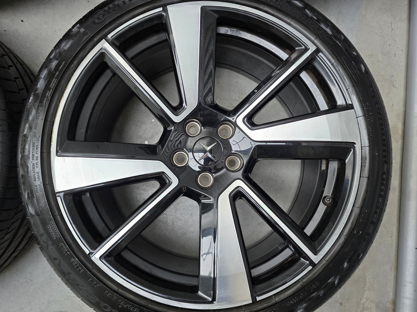 Polestar 20 inch sport velgen 5x108 zomerbanden Volvo Lynk & Co