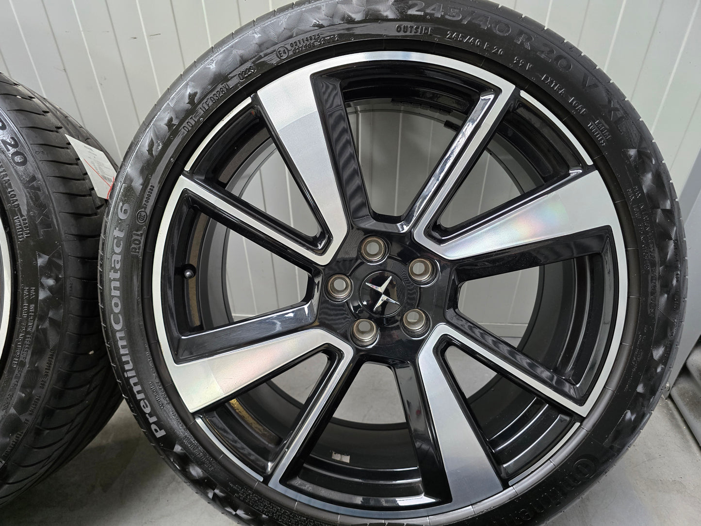 Polestar 20 inch sport velgen 5x108 zomerbanden Volvo Lynk & Co