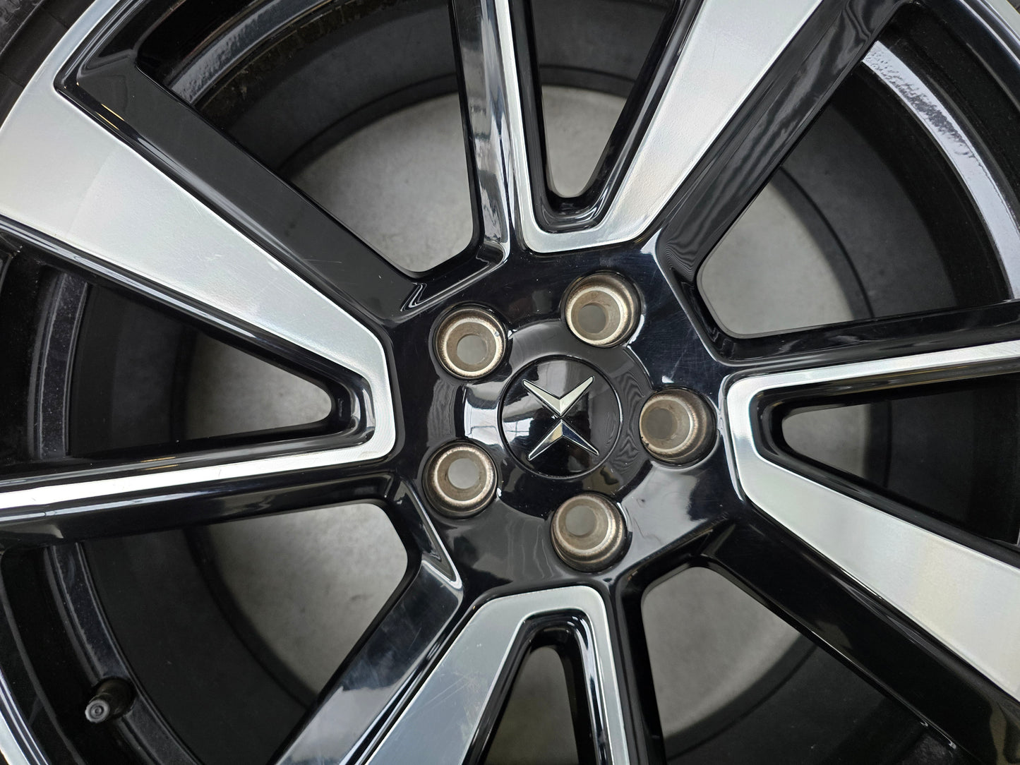 Polestar 20 inch sport velgen 5x108 zomerbanden Volvo Lynk & Co