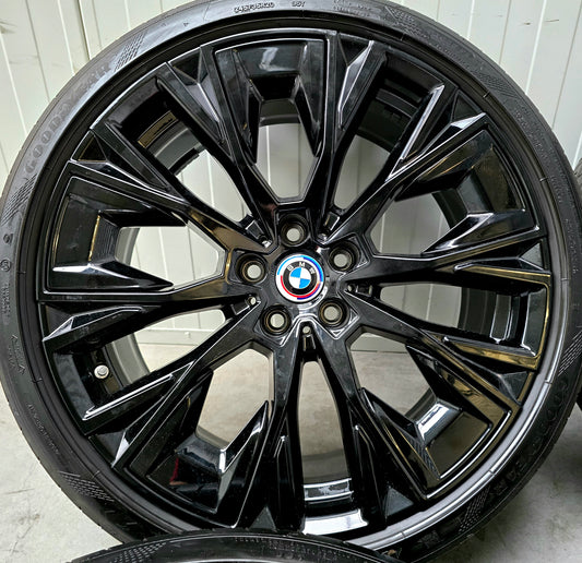 BMW i4 4 ser G26 862i 20 inch breedset velgen zomerbanden zwart