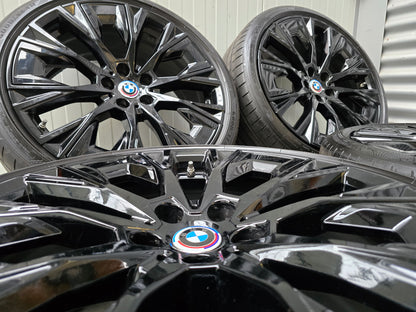 BMW i4 4 ser G26 862i 20 inch breedset velgen zomerbanden zwart