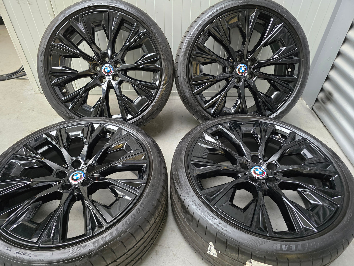 BMW i4 4 ser G26 862i 20 inch breedset velgen zomerbanden zwart