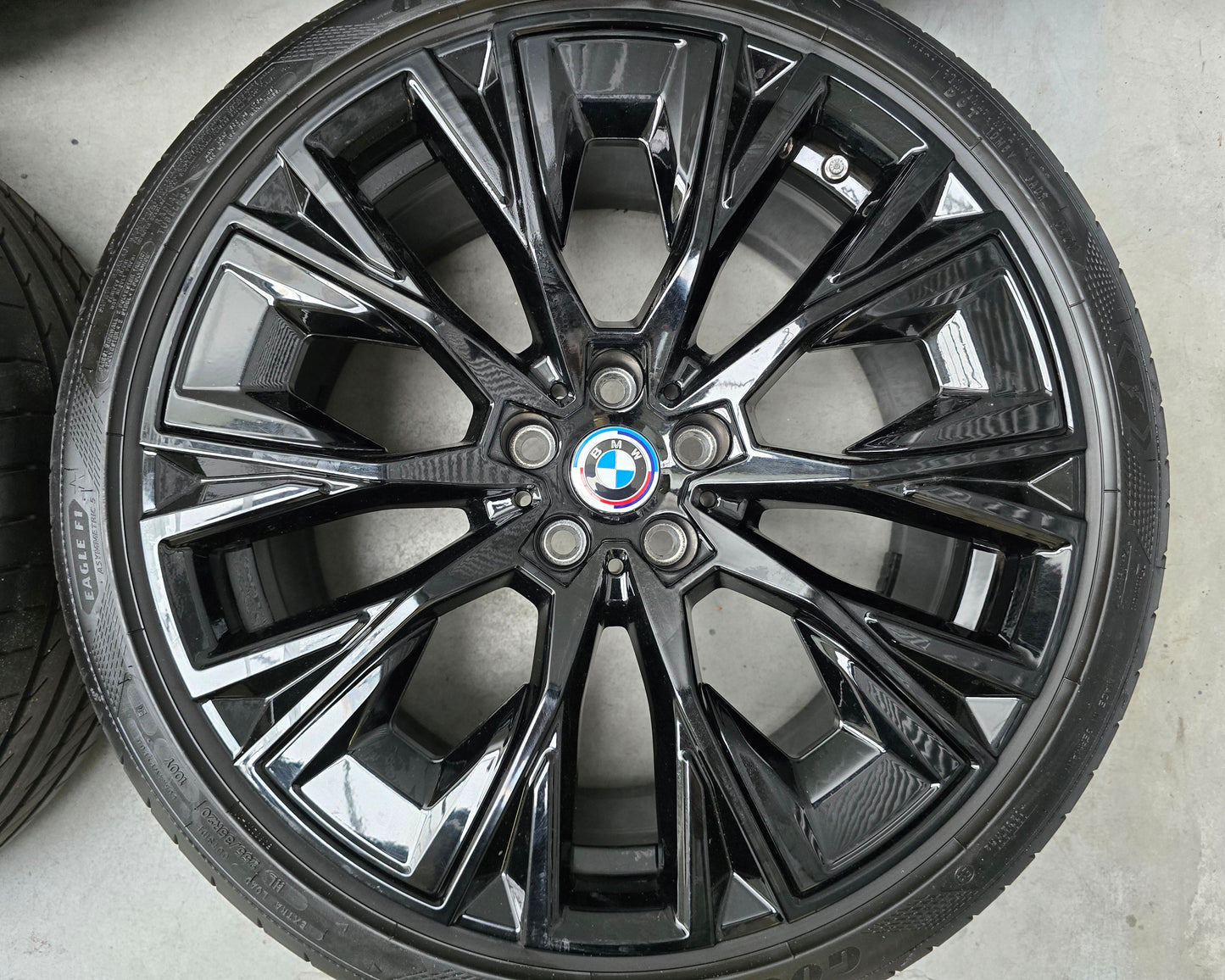 BMW i4 4 ser G26 862i 20 inch breedset velgen zomerbanden zwart