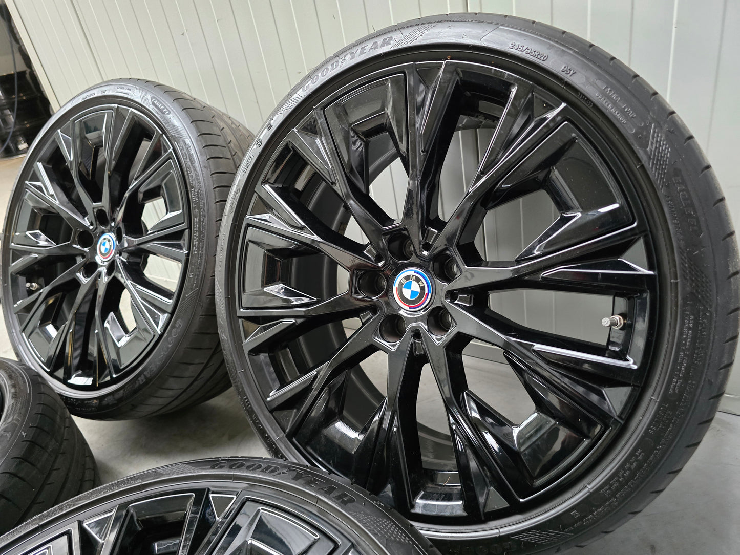 BMW i4 4 ser G26 862i 20 inch breedset velgen zomerbanden zwart