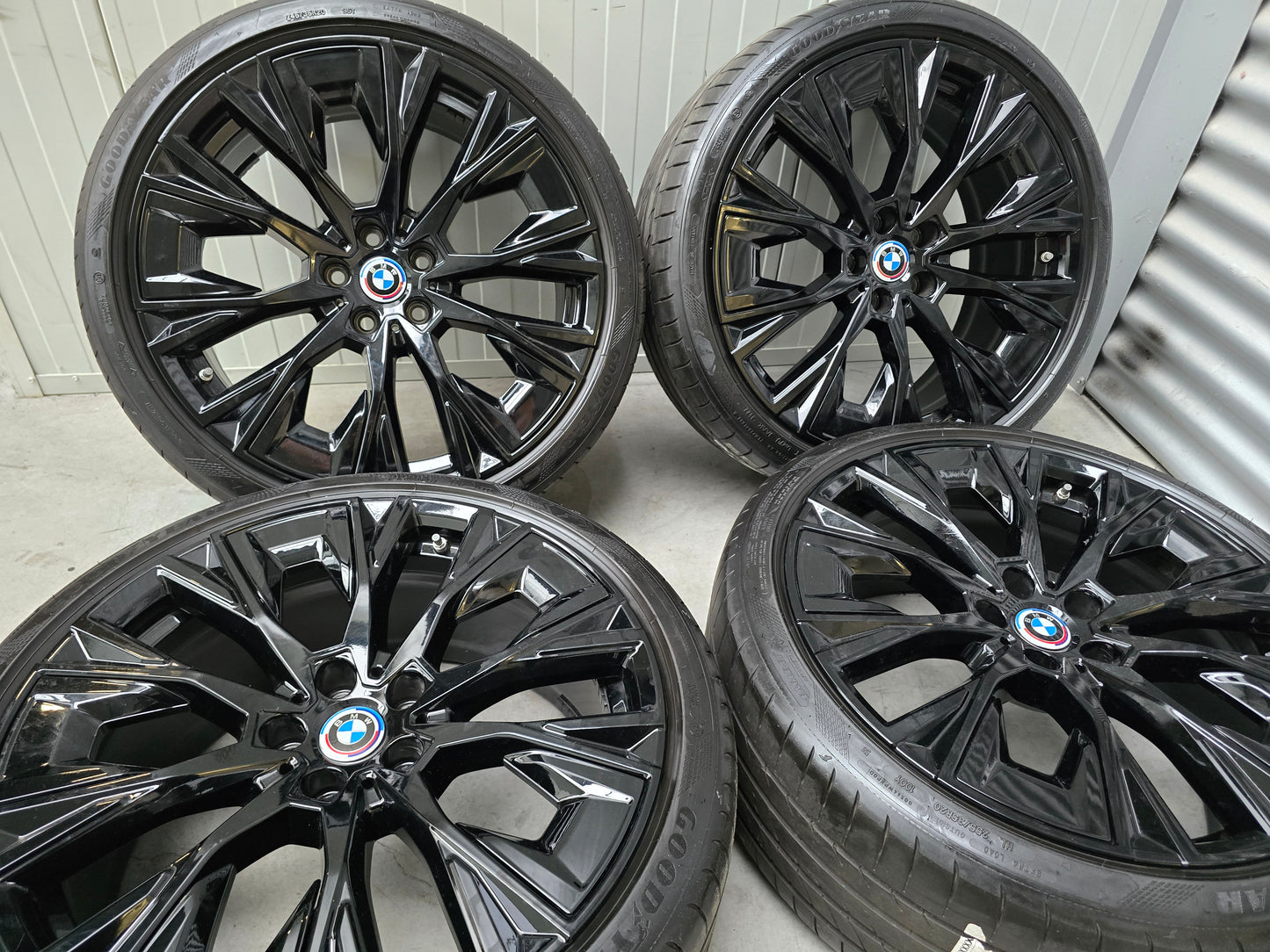 BMW i4 4 ser G26 862i 20 inch breedset velgen zomerbanden zwart