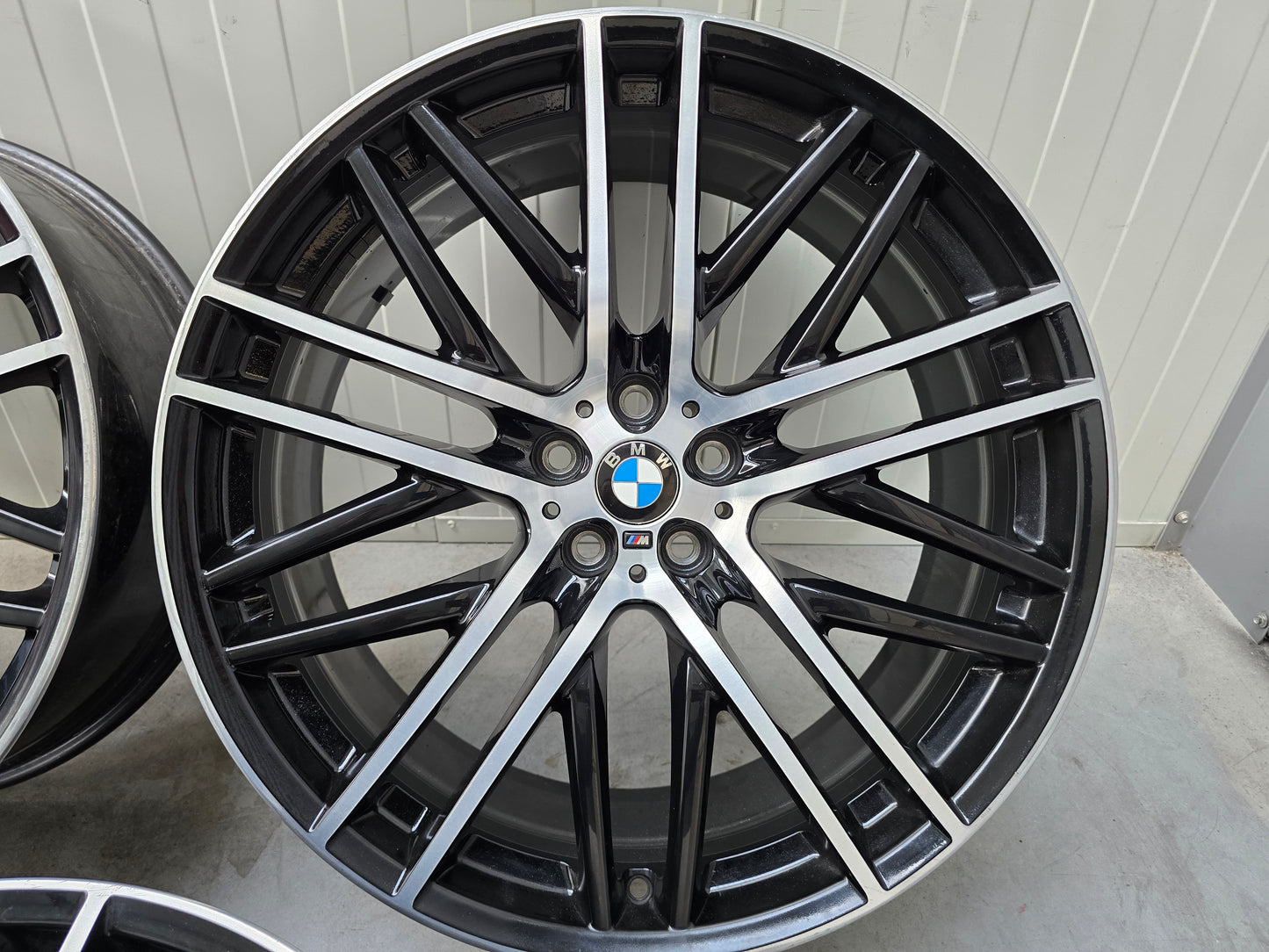 3x OEM BMW 650M 21 inch velg 8.5J ET25 Two-Tone 7 serie