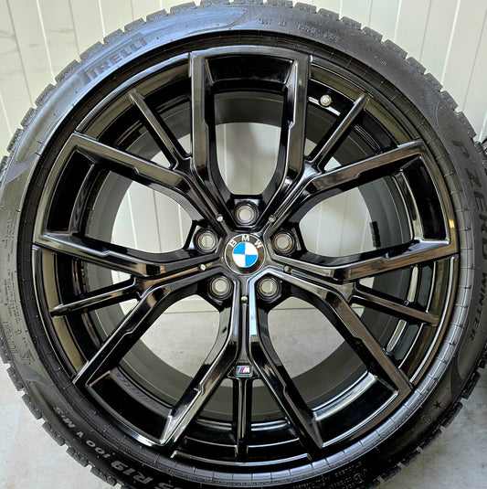 BMW 5 Serie G30 G31 i4 845M 19 inch velgen winterbanden breedset