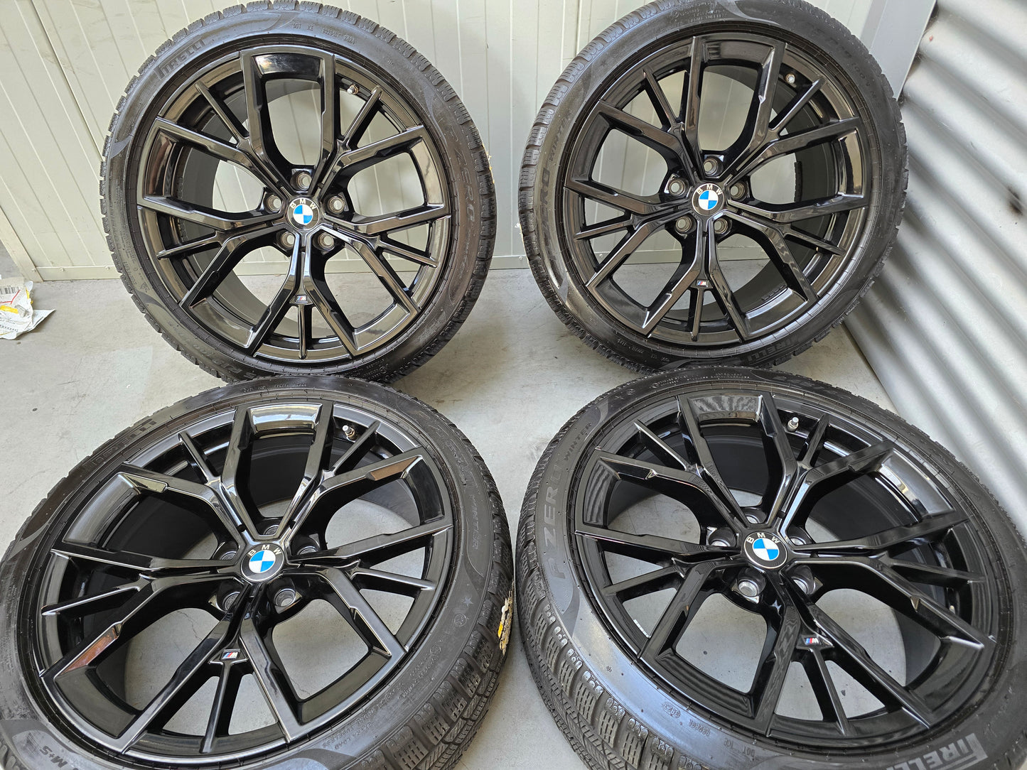 BMW 5 Serie G30 G31 i4 845M 19 inch velgen winterbanden breedset