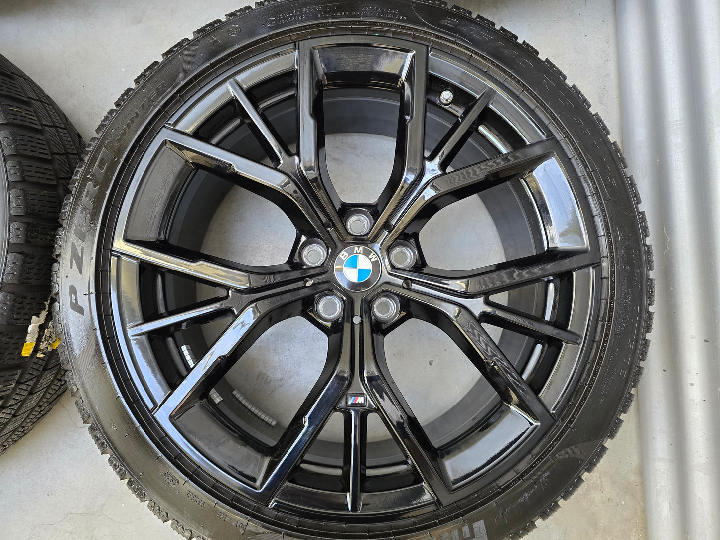BMW 5 Serie G30 G31 i4 845M 19 inch velgen winterbanden breedset