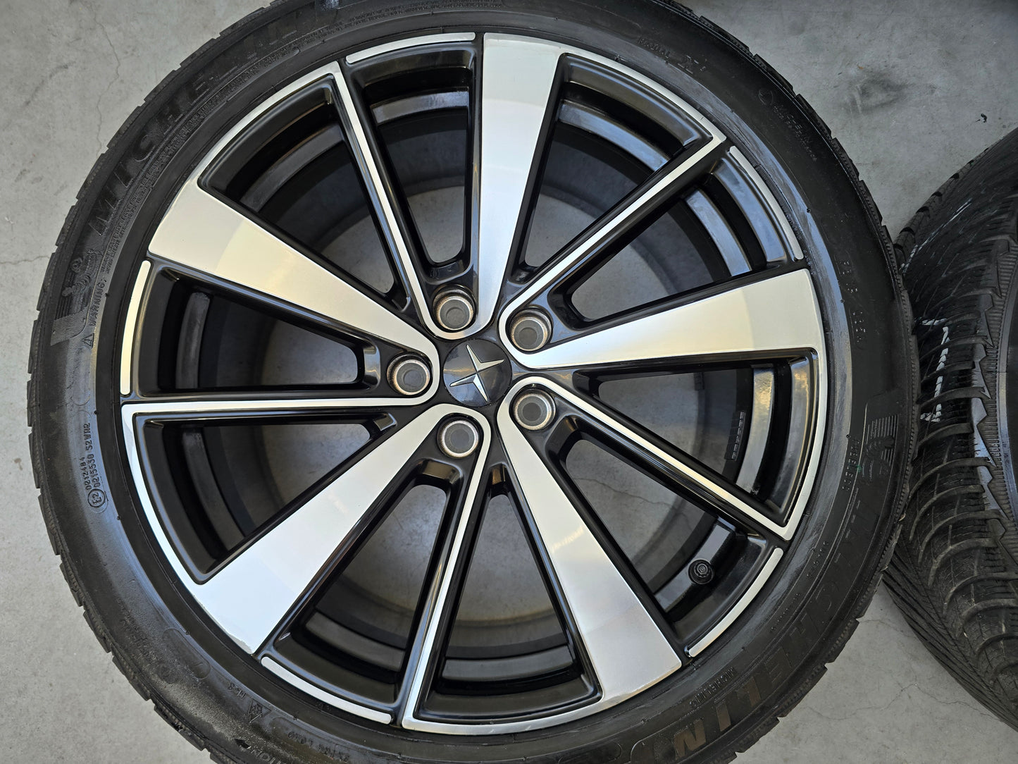 Polestar 19 inch sport velgen 5x108 winterbanden Volvo Lynk & Co