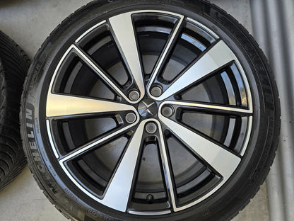 Polestar 19 inch sport velgen 5x108 winterbanden Volvo Lynk & Co