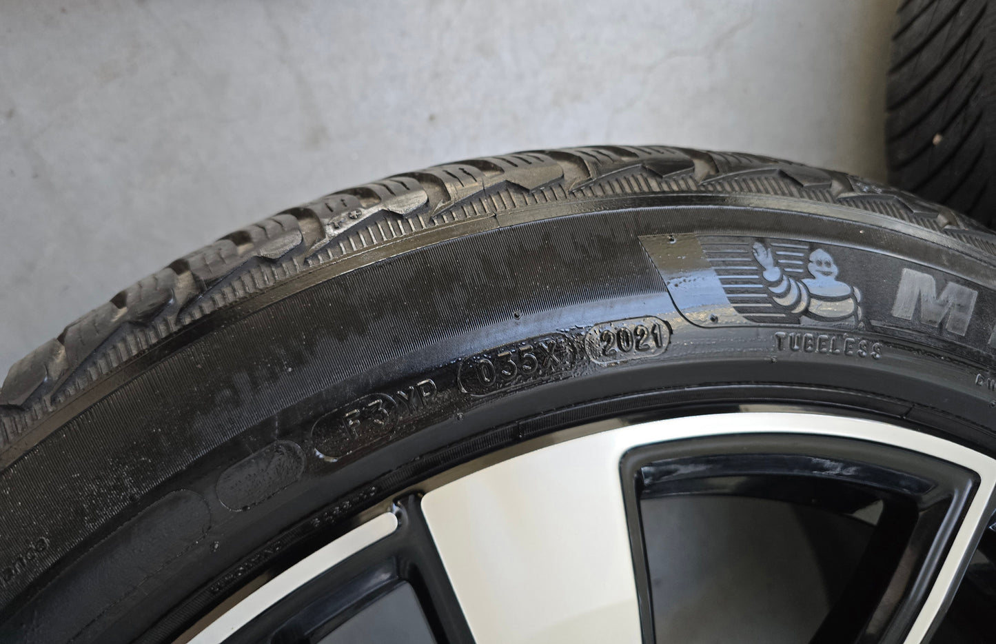 Polestar 19 inch sport velgen 5x108 winterbanden Volvo Lynk & Co