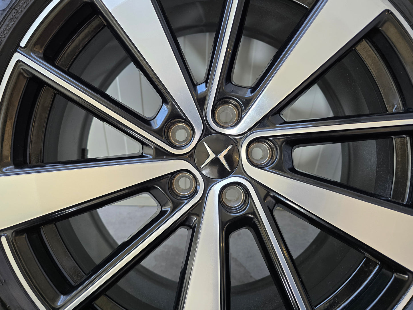 Polestar 19 inch sport velgen 5x108 winterbanden Volvo Lynk & Co