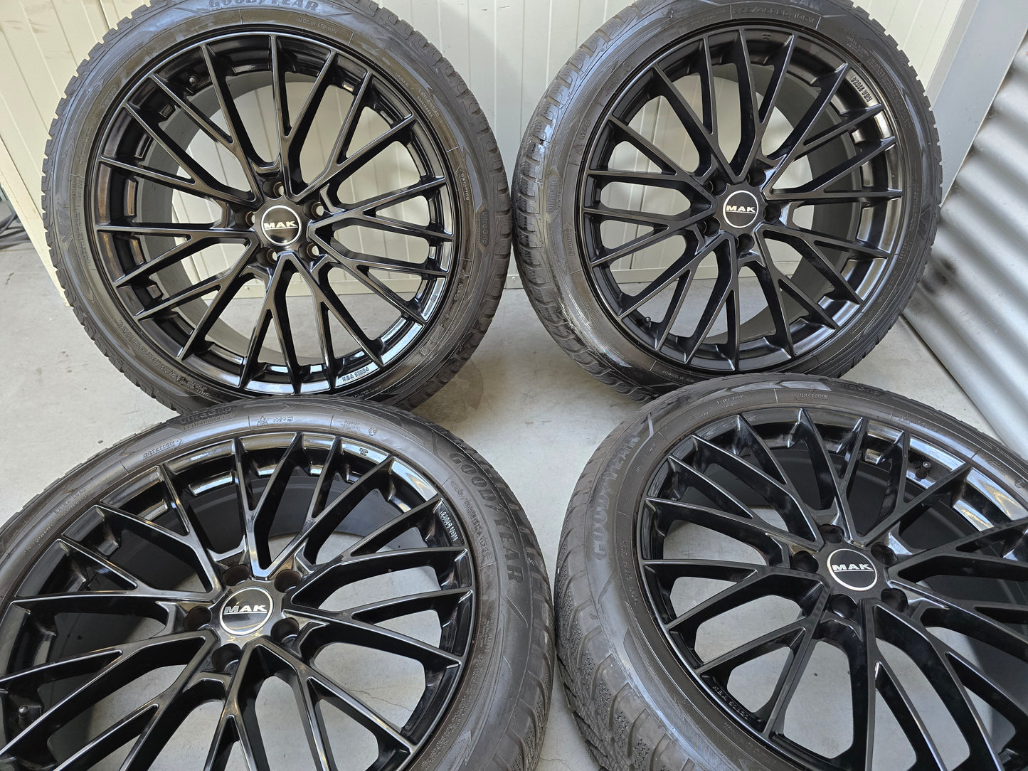 VW ID4 ID5 ID6 IDBuzz Audi Q4 Enyac 20 inch winterbanden breedset