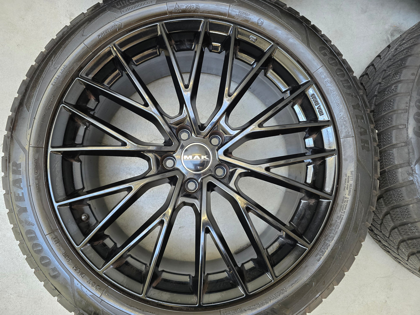 VW ID4 ID5 ID6 IDBuzz Audi Q4 Enyac 20 inch winterbanden breedset