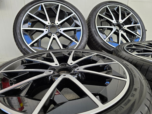 NIEUW Mercedes CLA EQ AMG 19 inch velgen zomerbanden