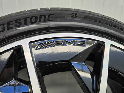 NIEUW Mercedes CLA EQ AMG 19 inch velgen zomerbanden