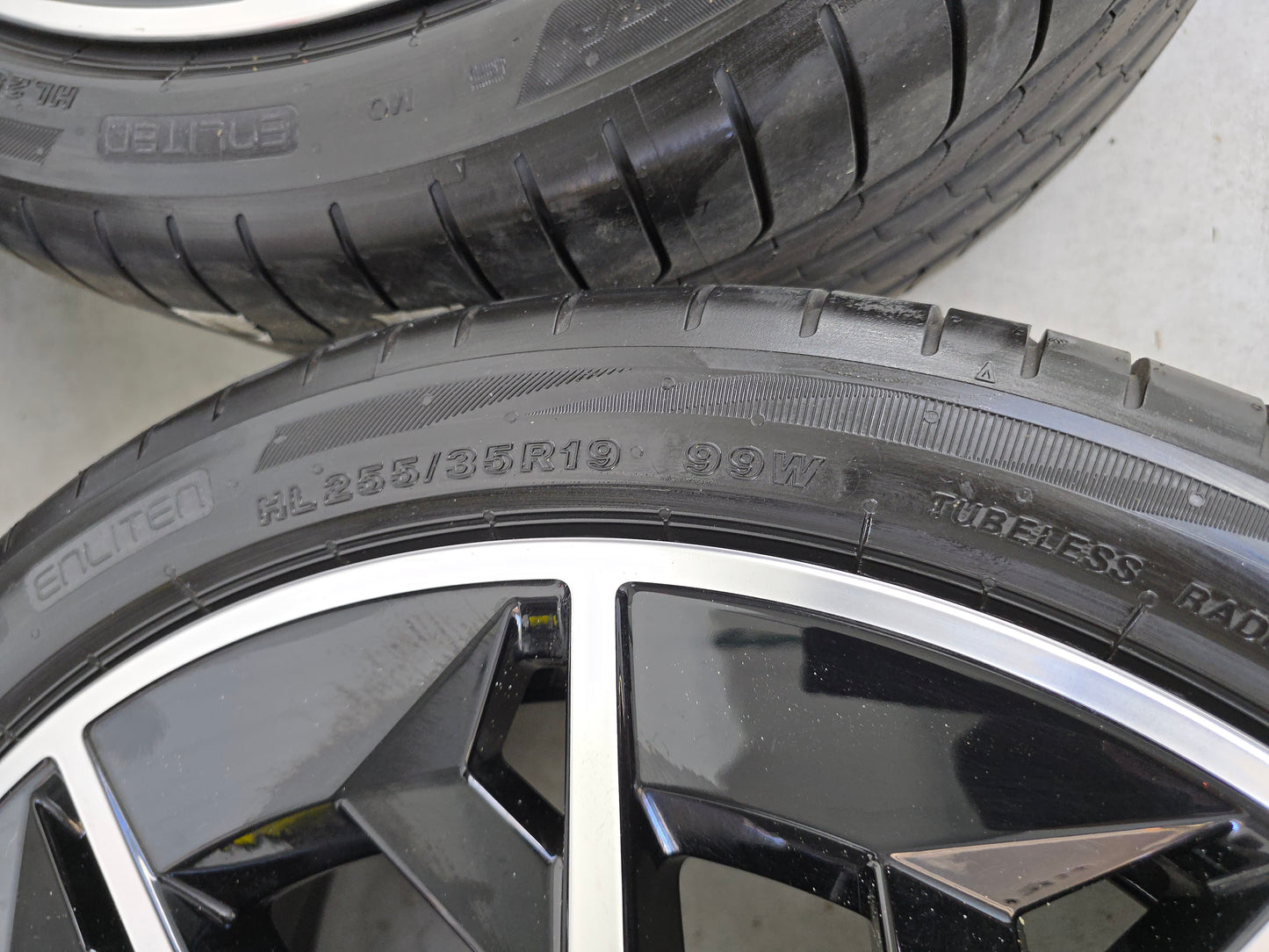 NIEUW Mercedes CLA EQ AMG 19 inch velgen zomerbanden