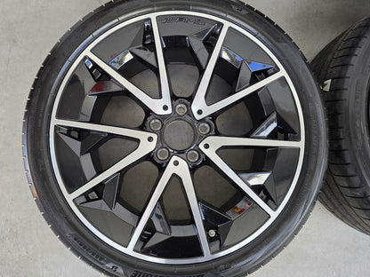 NIEUW Mercedes CLA EQ AMG 19 inch velgen zomerbanden