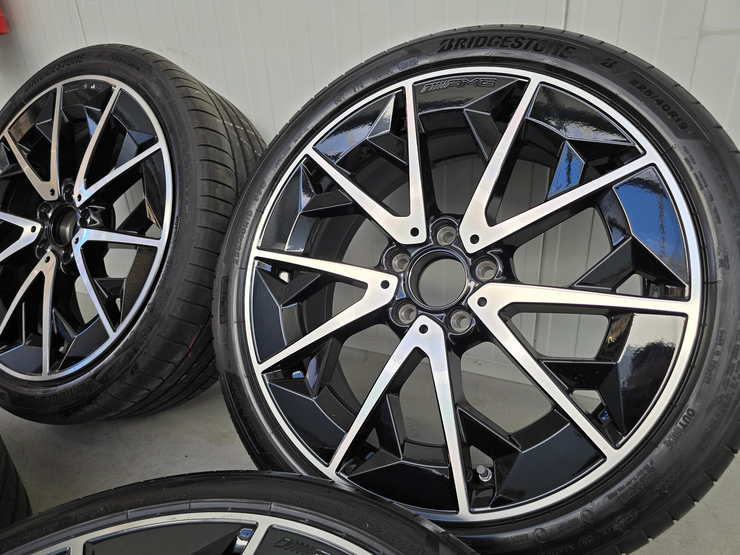 NIEUW Mercedes CLA EQ AMG 19 inch velgen zomerbanden
