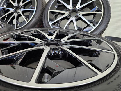 NIEUW Mercedes CLA EQ AMG 19 inch velgen zomerbanden