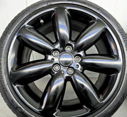 Mini Cooper Clubman 18 inch velgen zomerbanden zwart 5x112